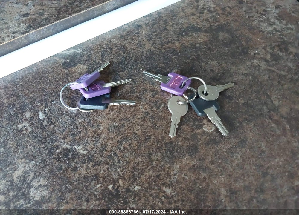 2015 K-Z INC SPREE 322B VIN: 4EZTP3225F8118238