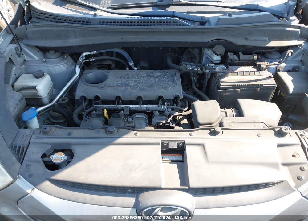2011 HYUNDAI TUCSON VIN: KM8JU3AC8BU197395
