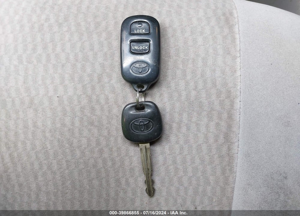 2008 TOYOTA COROLLA LE VIN: 2T1BR32E88C902048