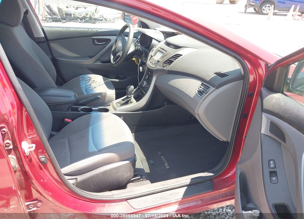 2015 HYUNDAI ELANTRA SE VIN: 5NPDH4AE6FH608421