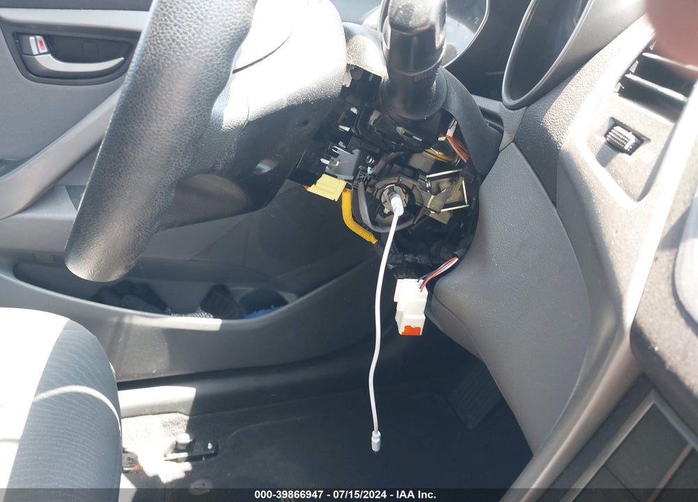 2015 HYUNDAI ELANTRA SE VIN: 5NPDH4AE6FH608421