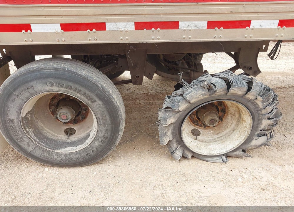 2000 UTILITY TRAILER MFG --- VIN: 1UYVS2454YP153129