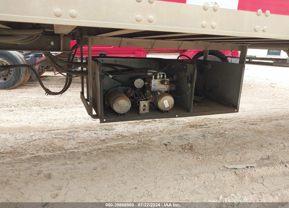 2000 UTILITY TRAILER MFG --- VIN: 1UYVS2454YP153129