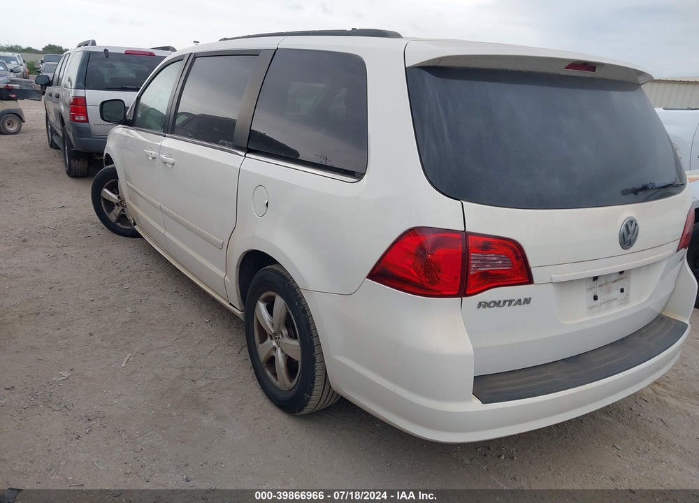 2011 VOLKSWAGEN ROUTAN SE VIN: 2V4RW3DG9BR622187