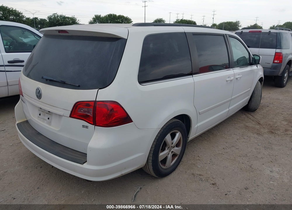 2011 VOLKSWAGEN ROUTAN SE VIN: 2V4RW3DG9BR622187