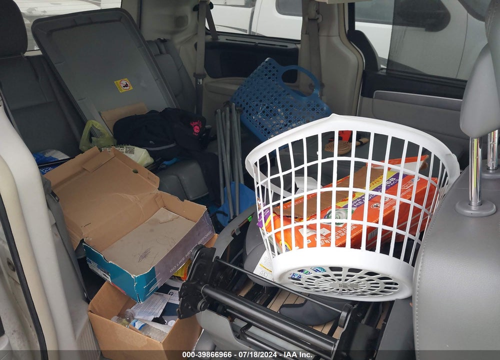2011 VOLKSWAGEN ROUTAN SE VIN: 2V4RW3DG9BR622187