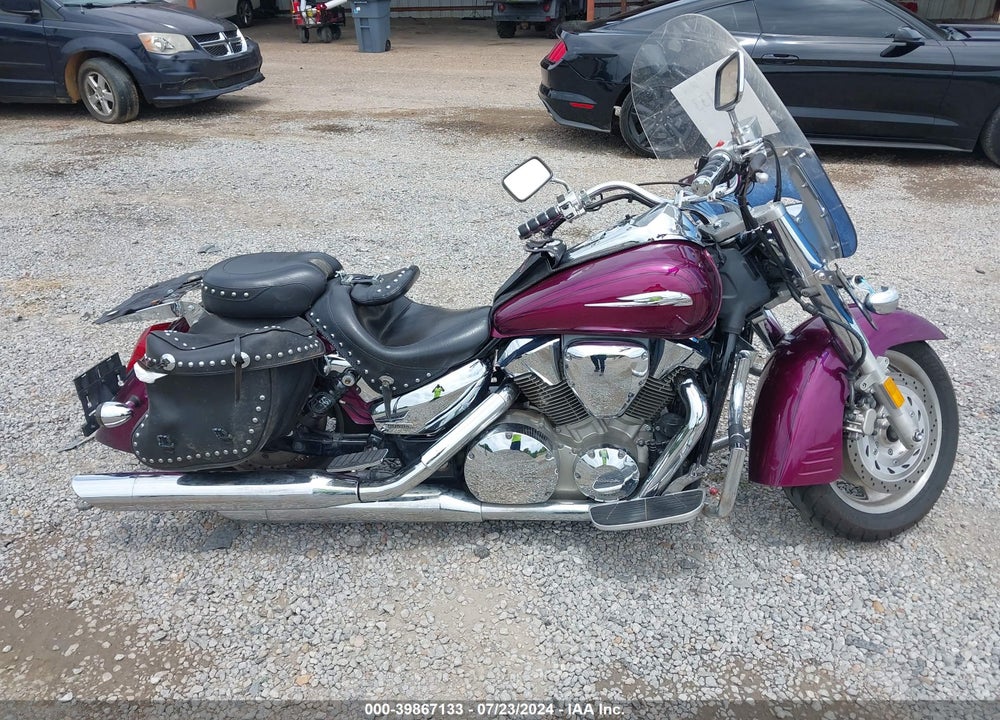 2005 HONDA VTX1300 R VIN: 1HFSC523X5A205076