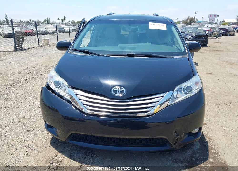 2017 TOYOTA SIENNA XLE 8 PASSENGER VIN: 5TDYZ3DC4HS835462