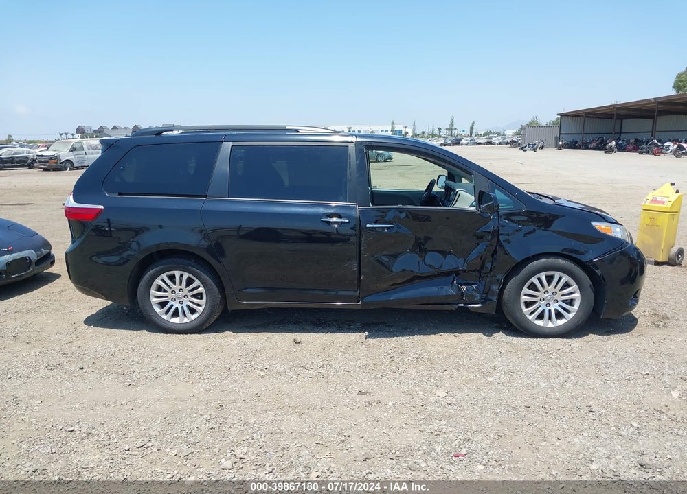 2017 TOYOTA SIENNA XLE 8 PASSENGER VIN: 5TDYZ3DC4HS835462