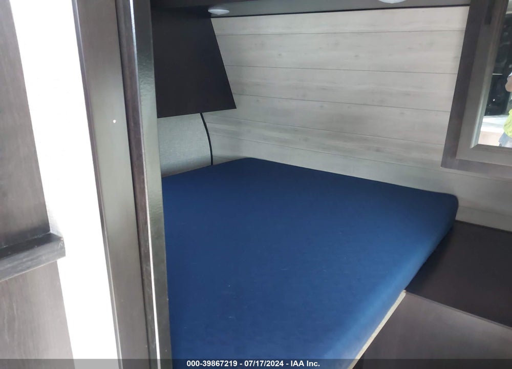 2022 JAYCO JAY FLIGHT 242BHS VIN: 1UJBJ0BN6N17R0419