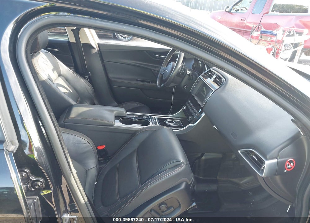 2017 JAGUAR XE 25T PRESTIGE VIN: SAJAE4BG4HA945547