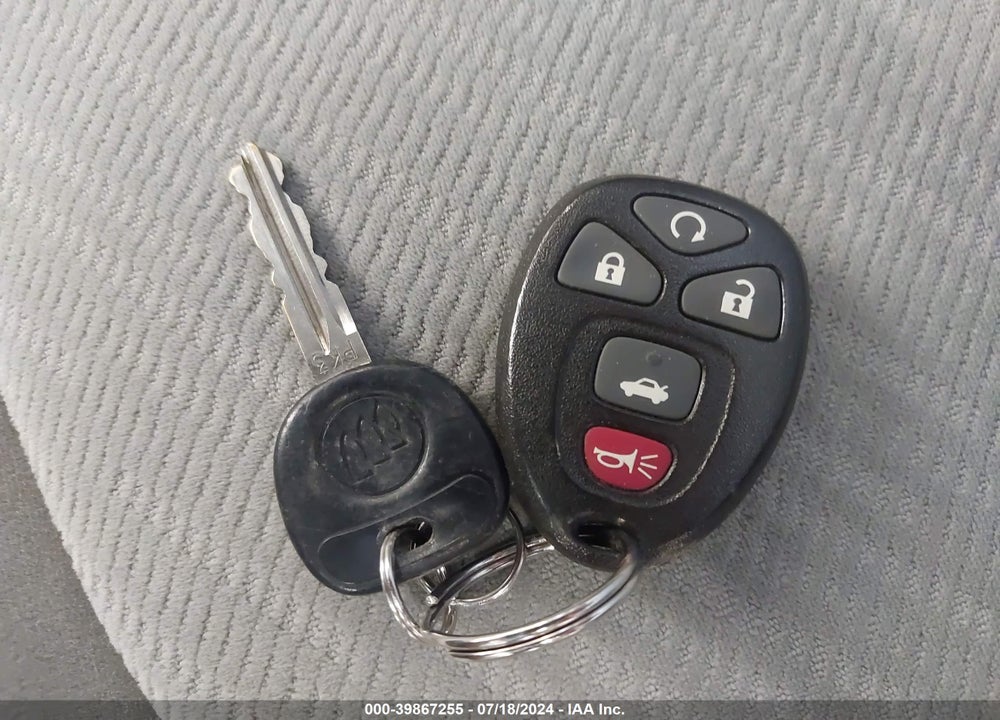 2008 BUICK LACROSSE CX VIN: 2G4WC582981372369