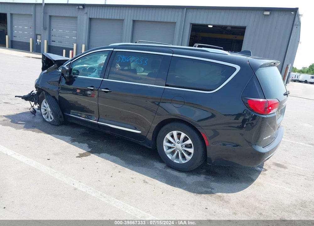 2019 CHRYSLER PACIFICA TOURING L VIN: 2C4RC1BG9KR655197