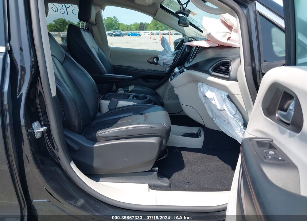 2019 CHRYSLER PACIFICA TOURING L VIN: 2C4RC1BG9KR655197
