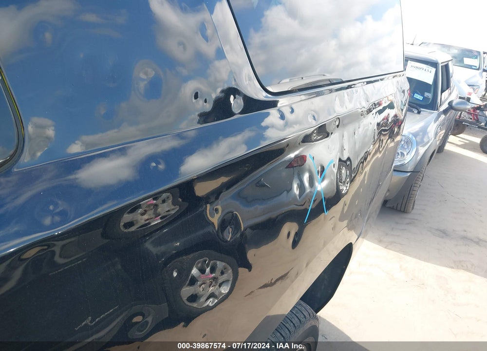2019 CHEVROLET SUBURBAN PREMIER VIN: 1GNSCJKJ2KR203442
