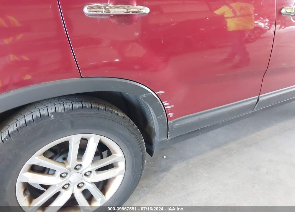 2014 KIA SORENTO LX V6 VIN: 5XYKT4A77EG502542