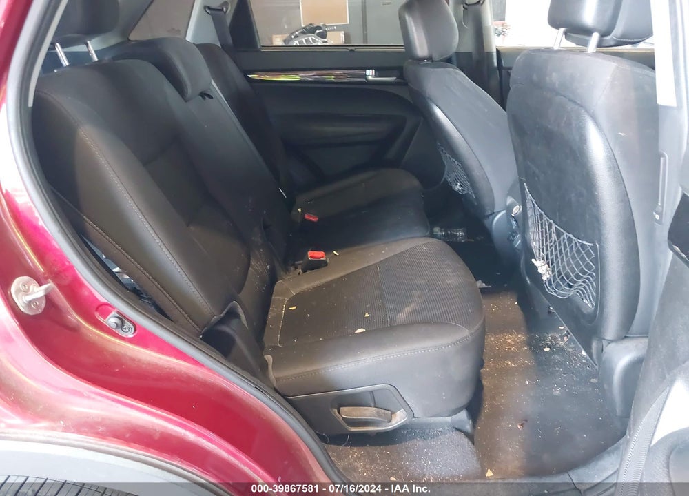 2014 KIA SORENTO LX V6 VIN: 5XYKT4A77EG502542