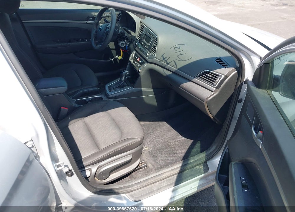 2018 HYUNDAI ELANTRA SE VIN: KMHD74LF5JU609420