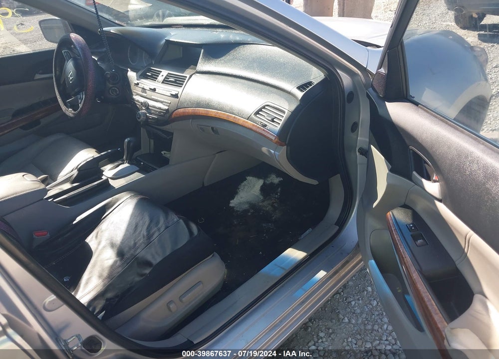 2011 HONDA ACCORD 2.4 EX-L VIN: 1HGCP2F88BA081281