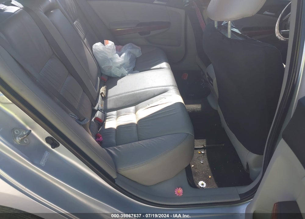 2011 HONDA ACCORD 2.4 EX-L VIN: 1HGCP2F88BA081281