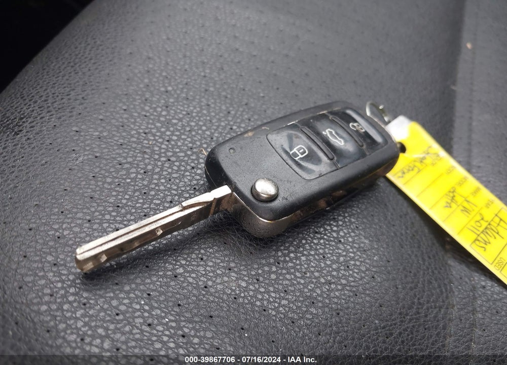 2011 VOLKSWAGEN JETTA 2.5L SE VIN: 3VWDX7AJ6BM026547