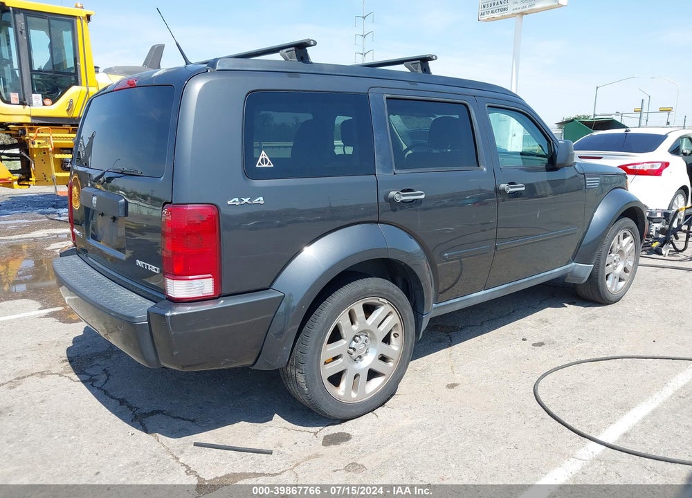 2011 DODGE NITRO HEAT VIN: 1D4PU4GK5BW549620