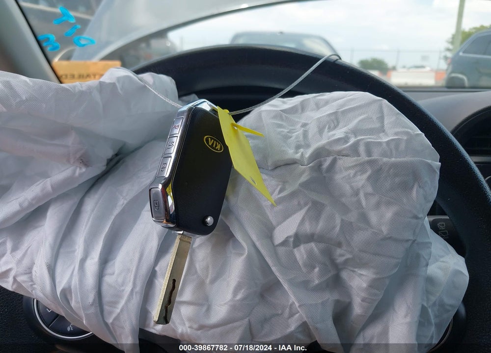 2020 KIA SOUL LX VIN: KNDJ23AU5L7073538
