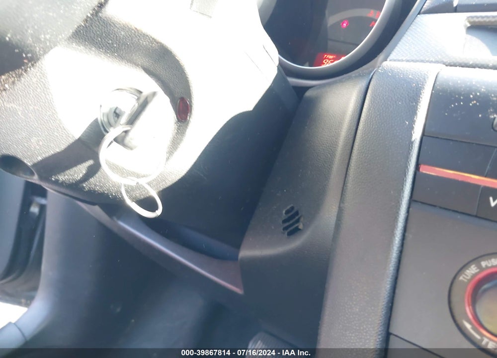 2005 MAZDA 3 S VIN: JM1BK323551282598