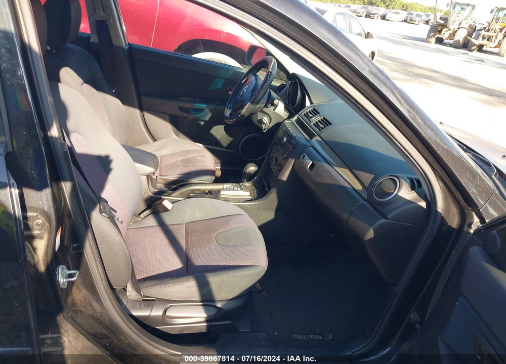 2005 MAZDA 3 S VIN: JM1BK323551282598