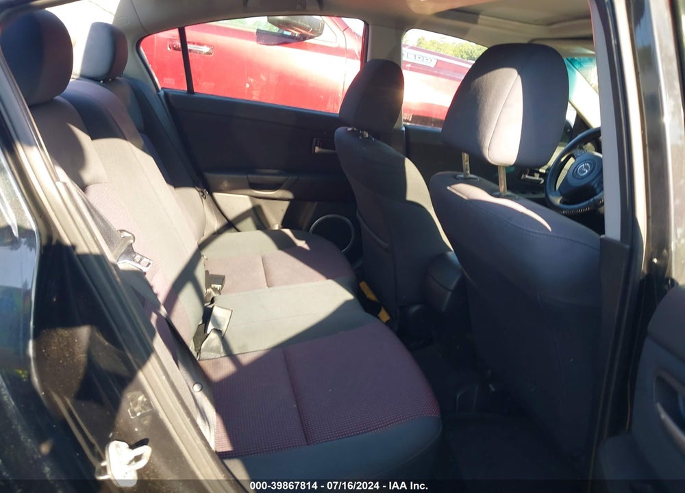 2005 MAZDA 3 S VIN: JM1BK323551282598