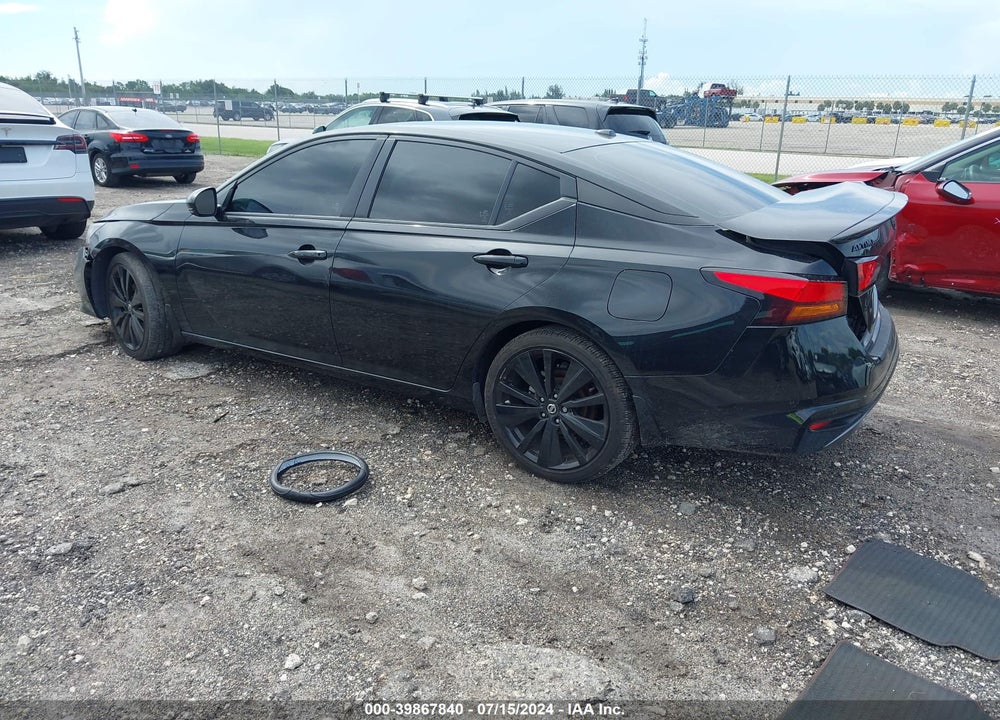 2022 NISSAN ALTIMA SR FWD VIN: 1N4BL4CV7NN301573