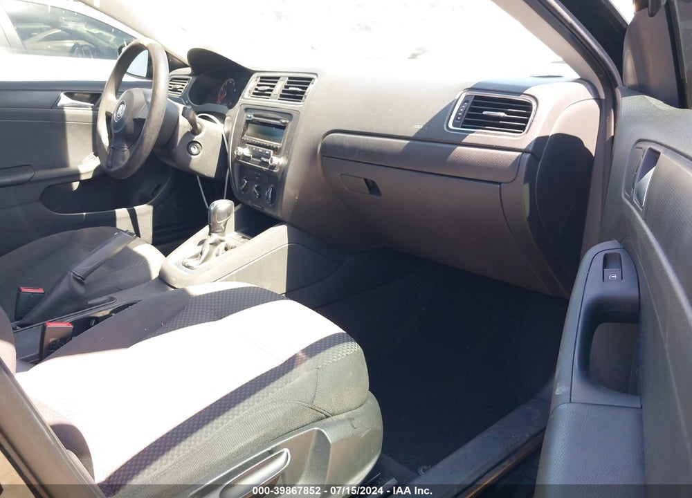 2013 VOLKSWAGEN JETTA 2.0L S VIN: 3VW2K7AJ8DM401699