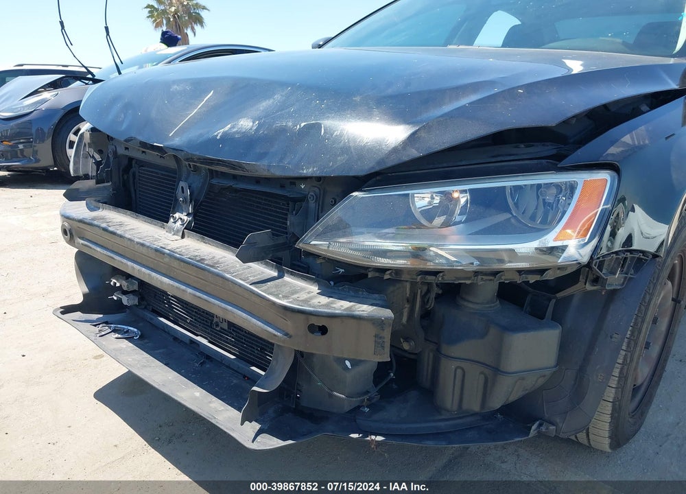 2013 VOLKSWAGEN JETTA 2.0L S VIN: 3VW2K7AJ8DM401699