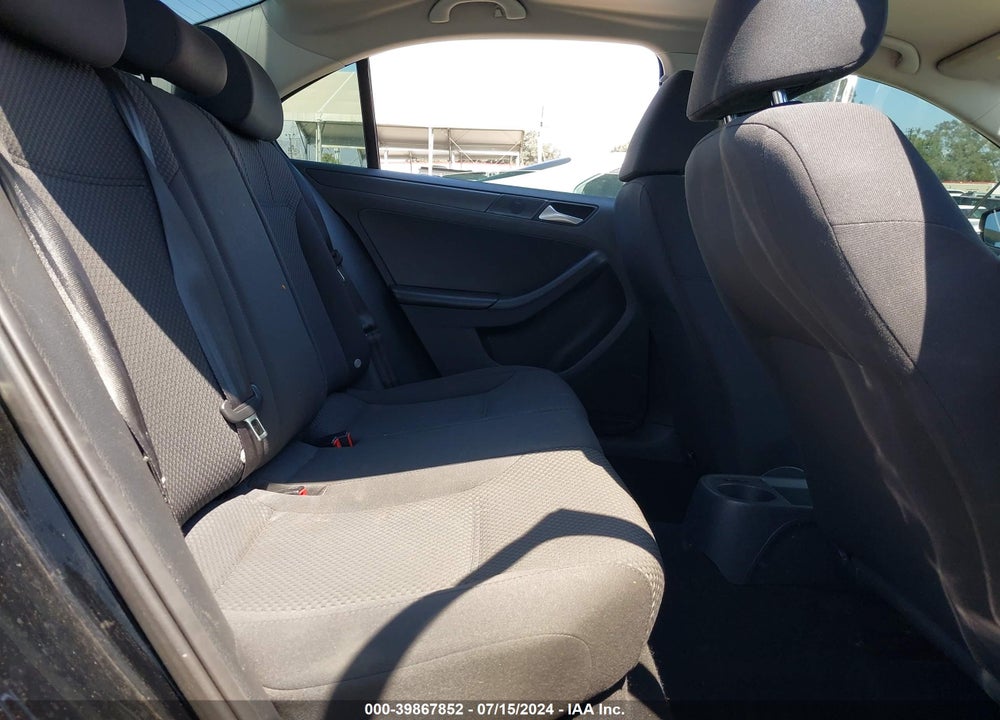 2013 VOLKSWAGEN JETTA 2.0L S VIN: 3VW2K7AJ8DM401699