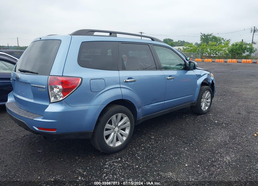 2011 SUBARU FORESTER 2.5X PREMIUM VIN: JF2SHACC2BH780067