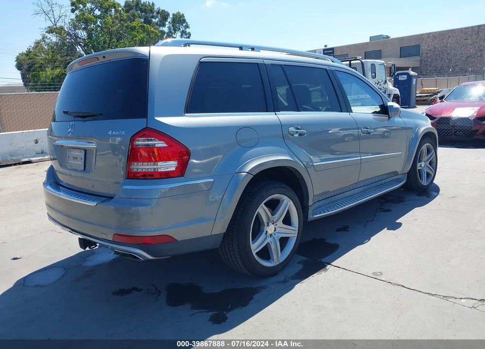 2010 MERCEDES-BENZ GL 550 4MATIC VIN: 4JGBF8GE8AA568141