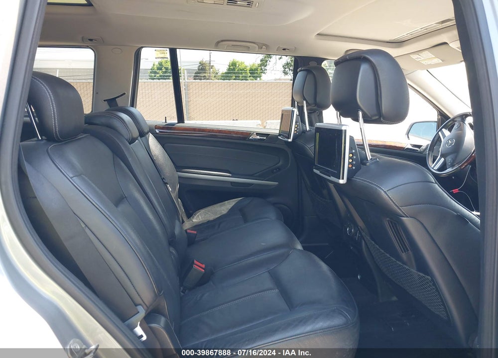 2010 MERCEDES-BENZ GL 550 4MATIC VIN: 4JGBF8GE8AA568141