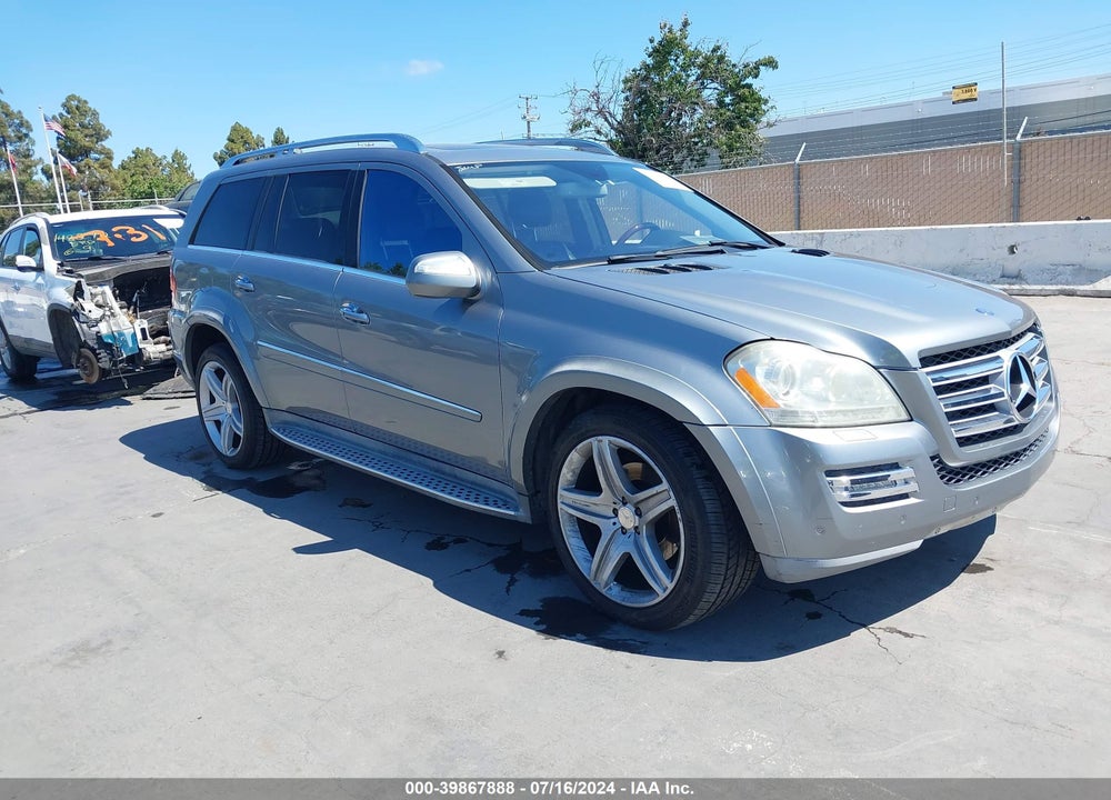 2010 MERCEDES-BENZ GL 550 4MATIC VIN: 4JGBF8GE8AA568141