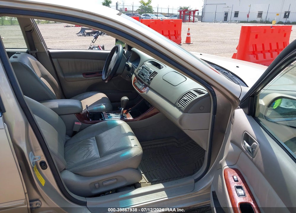 2002 TOYOTA CAMRY XLE V6 VIN: 4T1BF30K02U006785