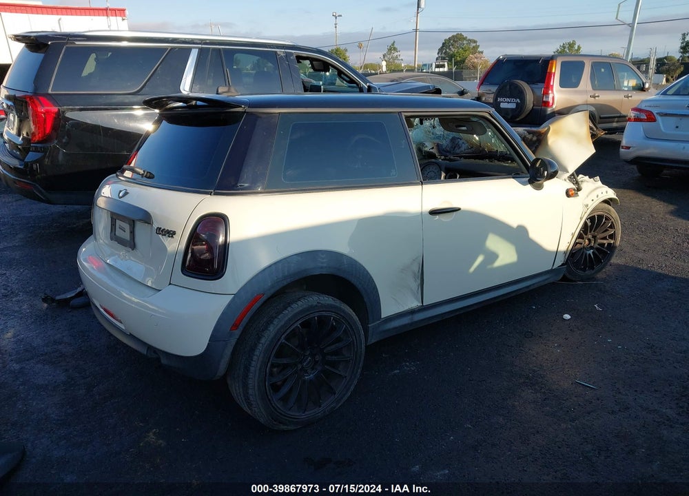 2012 MINI COOPER VIN: WMWSU3C50CT256774