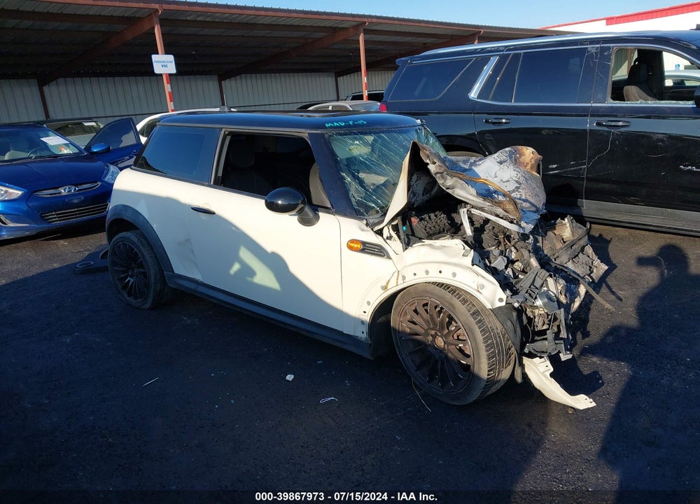 2012 MINI COOPER VIN: WMWSU3C50CT256774