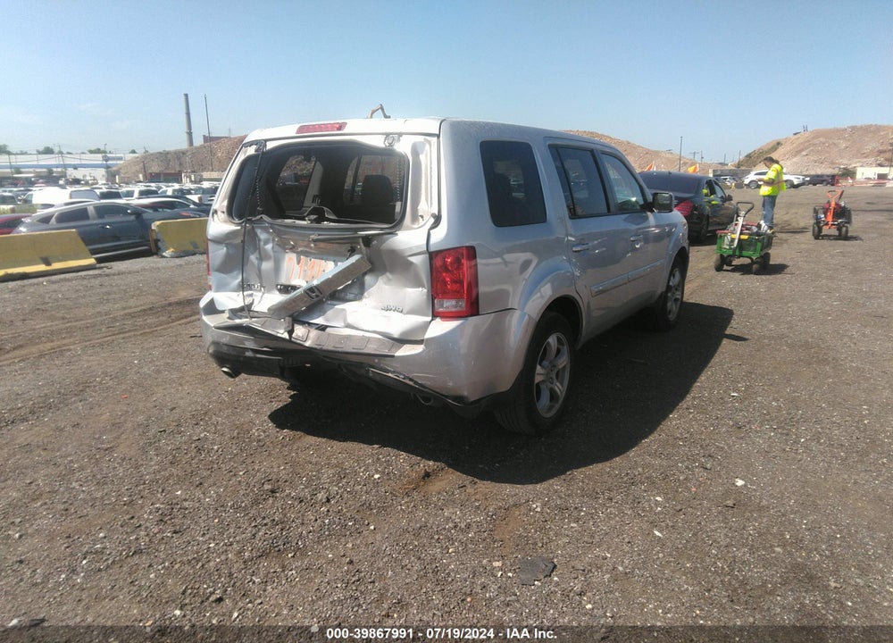 2015 HONDA PILOT EX-L VIN: 5FNYF4H58FB062698