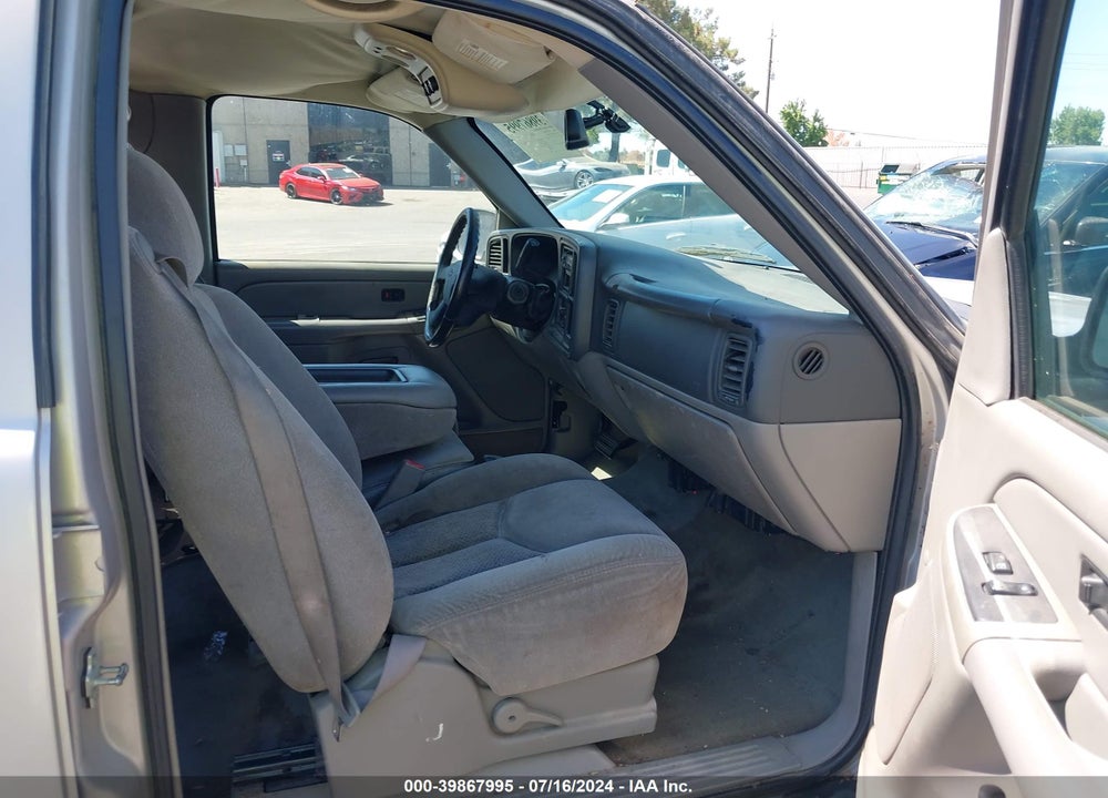 2004 CHEVROLET TAHOE LS VIN: 1GNEC13V14J320431