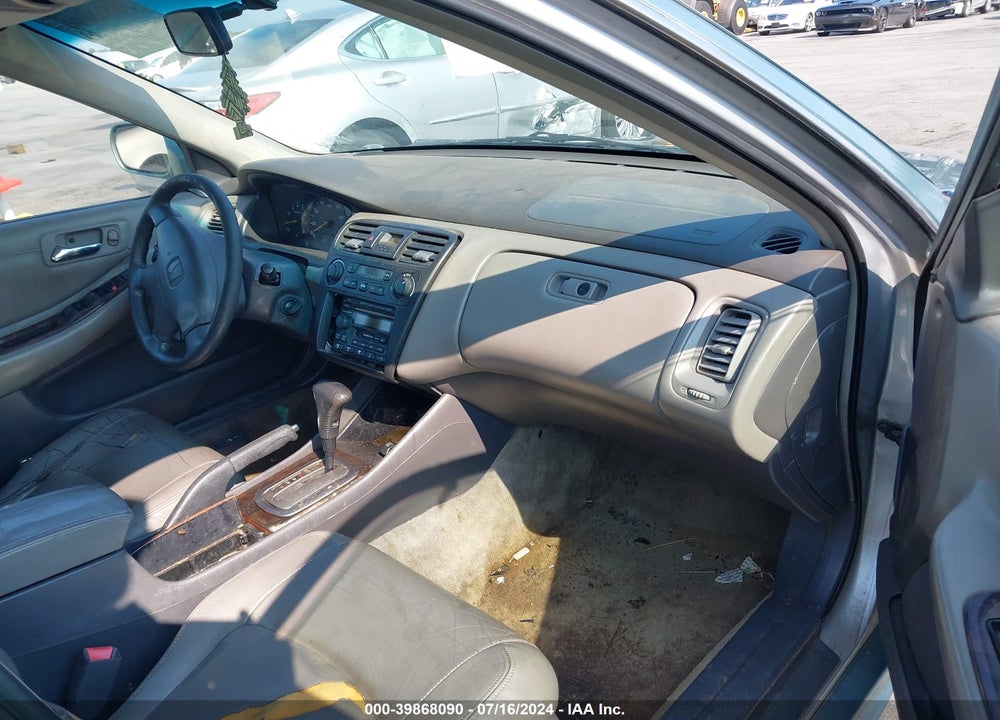2002 HONDA ACCORD 3.0 EX VIN: 1HGCG16502A020796