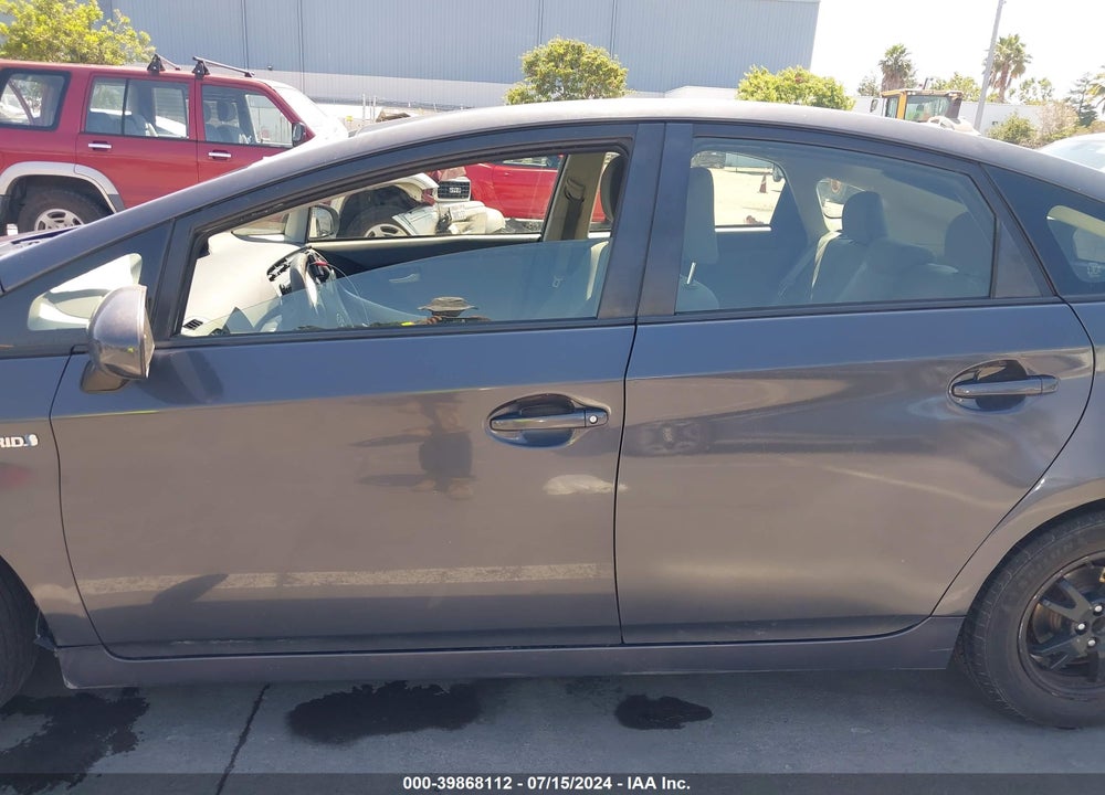2015 TOYOTA PRIUS TWO VIN: JTDKN3DU7F1928562