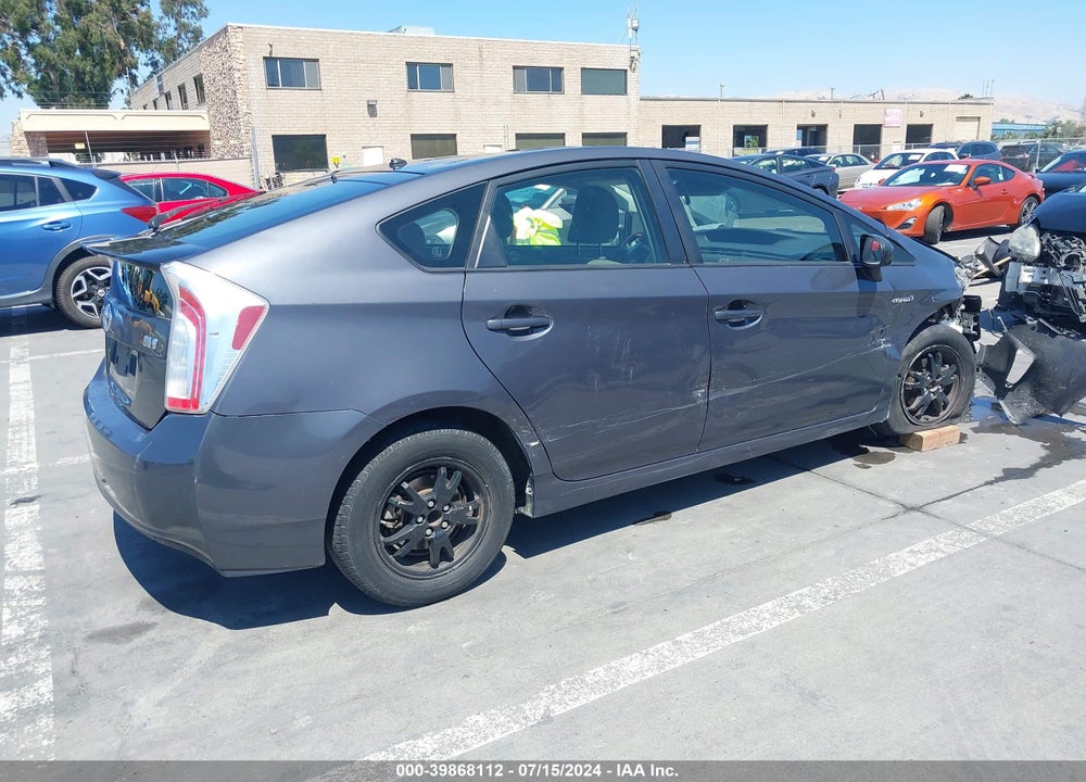 2015 TOYOTA PRIUS TWO VIN: JTDKN3DU7F1928562
