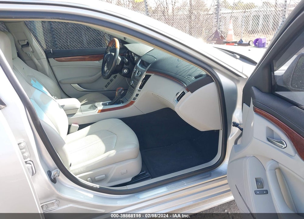 2011 CADILLAC CTS LUXURY VIN: 1G6DG5EY6B0157403