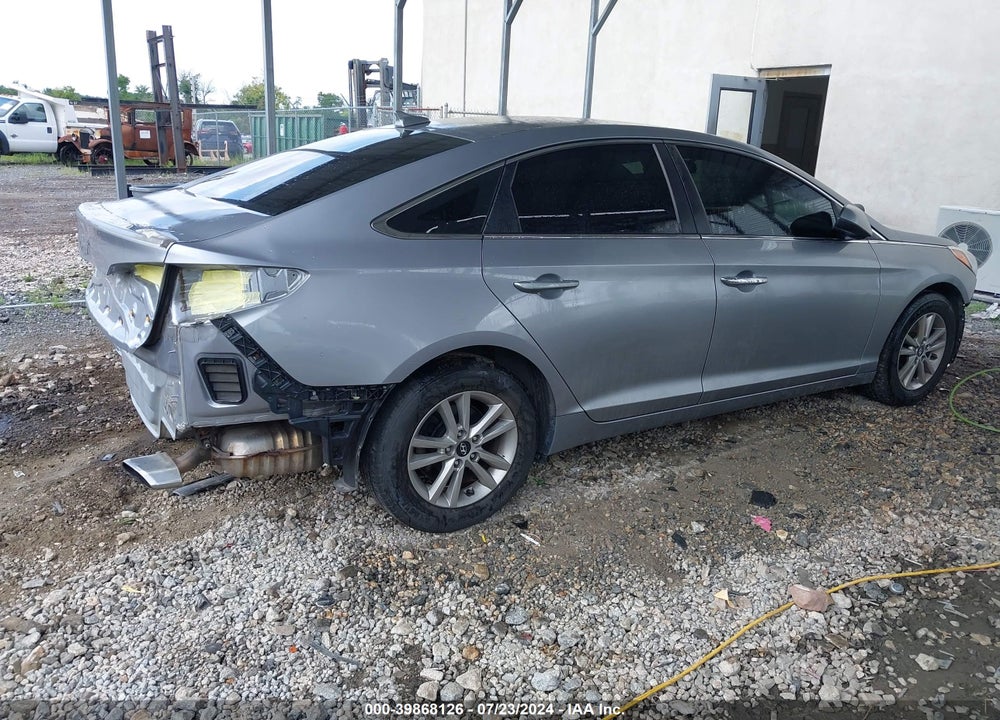 2015 HYUNDAI SONATA SE VIN: 5NPE24AF8FH037206