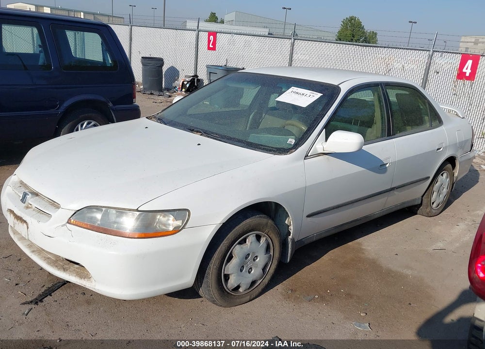2000 HONDA ACCORD 2.3 LX VIN: JHMCG5649YC017467