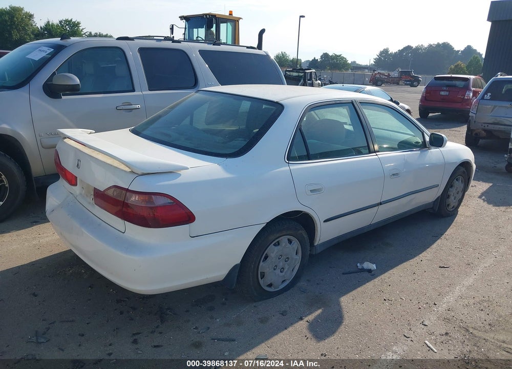 2000 HONDA ACCORD 2.3 LX VIN: JHMCG5649YC017467